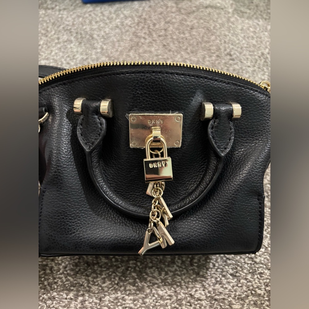 Dkny crossbody